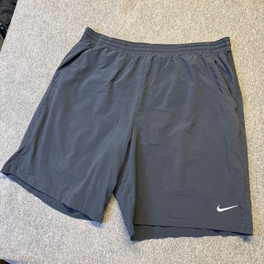 Nike Dri-FIT Mens Athletic Training Shorts Gray Mesh Panel Size Large 1335